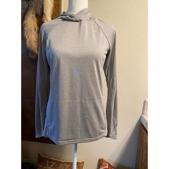 Mountain Hardwear Tops - Women’s Mountain Hardwear Gray Long Sleeve Lightweight With Hoodie